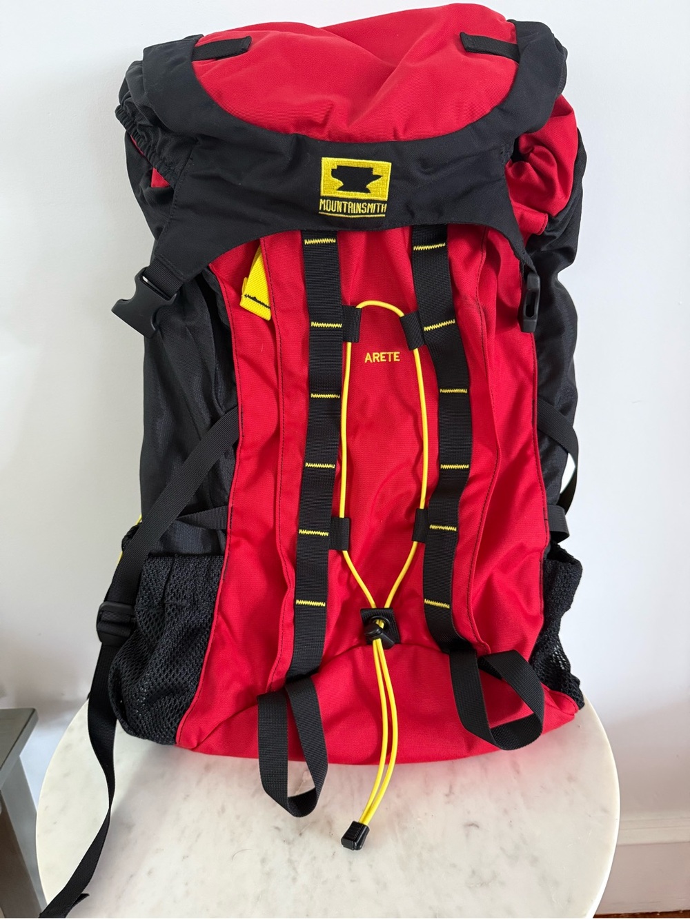 Mountain Smith Crestone ll/ 65 Litter backpack, camplight Red Black Very Good